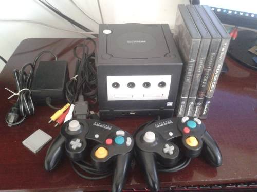 Nintendo Gamecube + 2 Controles + Cables + 4 Juegos