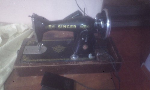 Maquina De Coser Antigua Singer Negrita