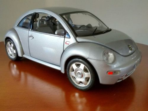 Volkswagen New Beetle Burago Escala 1/18