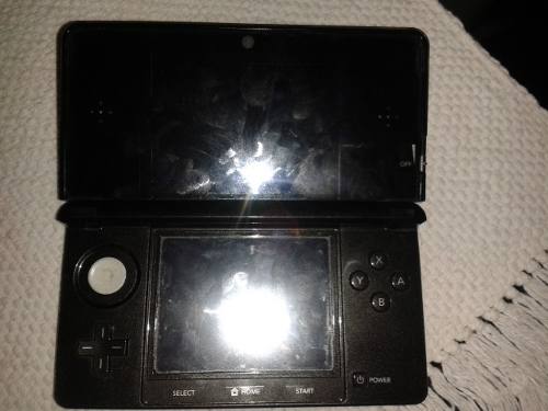 Nintendo 3ds Usado De Color Negro Con Juegos Incluido