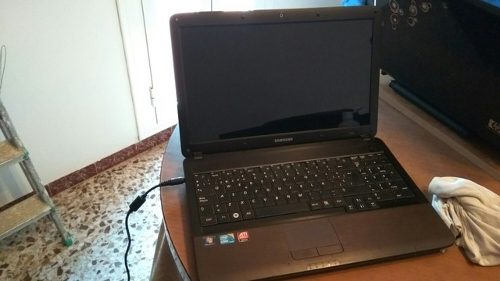 Laptop Samsung Core I3 Marron Modelo R540 Usada Exelente 17