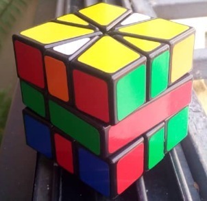 Cubo Rubik Square 1