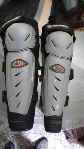 Rodilleras Troy Lee Design. Articuladas. Para Motocross,