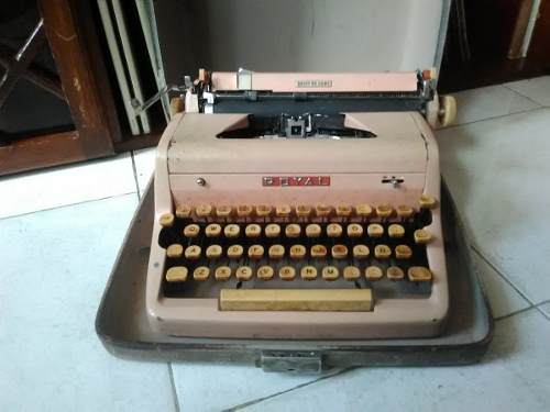 Maquina De Escribir. Vintage