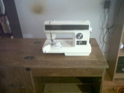 Maquina De Coser Kenmore Con Su Mueble Y Adaptadores