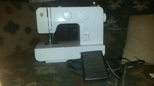 Maquina De Coser Singer 