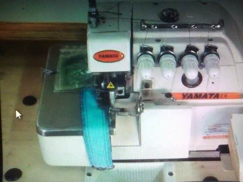 Maquina De Cosser Overlock Con Puntada De Seguridad. Y Recta