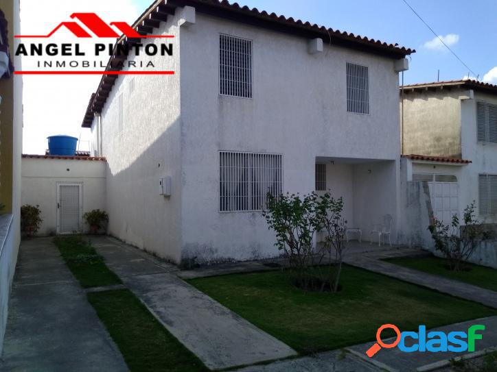 CASA VENTA EN LA RIBEREÑA III BARQUISIMETO API 2761