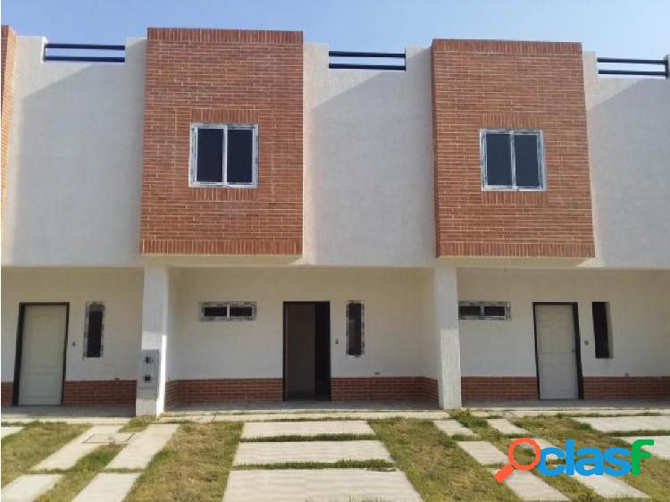 Town House en Venta Tazajal Naguanagua YM