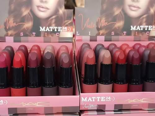 Caja De 24 Labiales De Barra Mac Vally