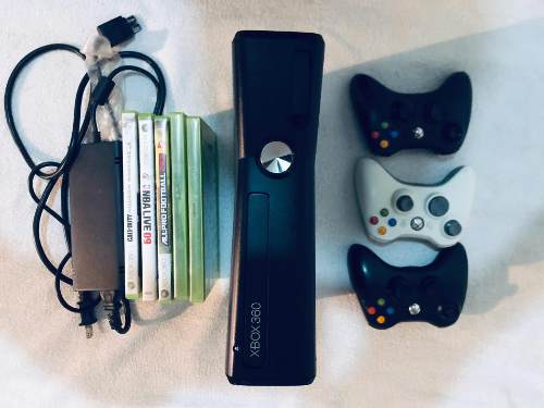 Xbox 360 De 4 Gb Con Seis Juegos Originales Y 3 Controles