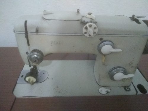 Maquina De Cocer Marca Pfaff