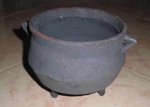 Caldero Olla De Hierro Con Herramientas De Ogun Y Osun