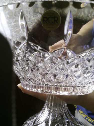 Hogar: Set De Cristal De Roca Marca Rcr Nuevo Pero Sin Caja