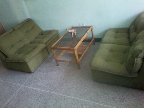 Juego De Muebles Con Mesa.