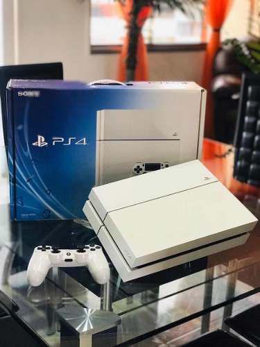 Play Station 4 White Edition Special