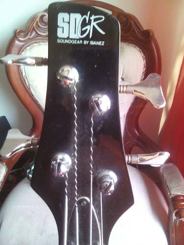 Bajo Ibanez