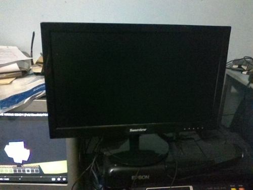 Monitor Soneview Lcd  Prende Y Se Apaga