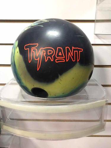 Pelota De Bowling Reactiva Col300 Tyrant 15 Libras