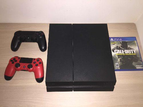 Playstation 4 + 2 Controles