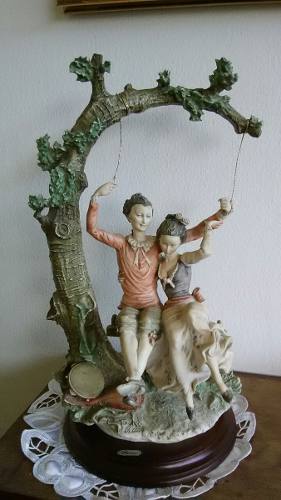 Figura De Porcelana Italiana Romeo Y Julieta