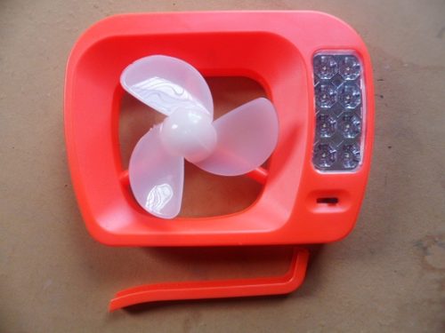 Mini Ventilador Con Linterna Usa Pilas Aaa (no Incluidas)