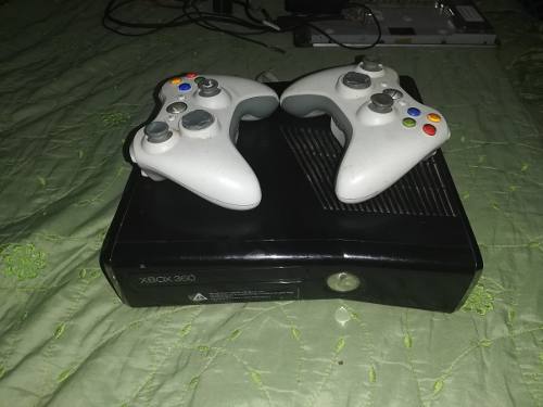 Xbox 360 Slim 2 Controles + 40 Juegos 80v