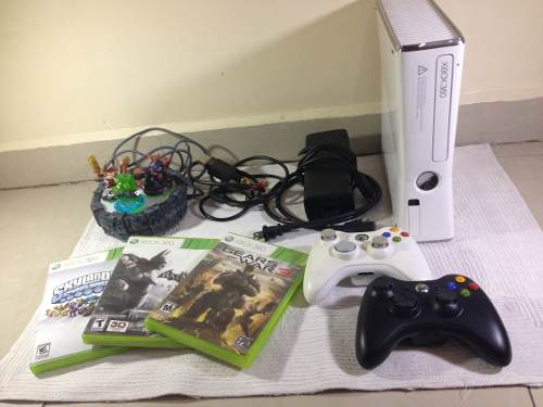 Xbox 360 Slim Blanco + 2 Controles + 3juegos Sin Caja(150)