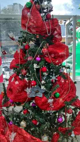 Árbol De Navidad Decorado