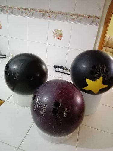 Vendo Tres Bolas De Bowling 50u. 13 Libras, 10 Y 8.