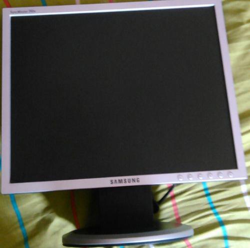 Monitor Samsung Syncmaster 740n