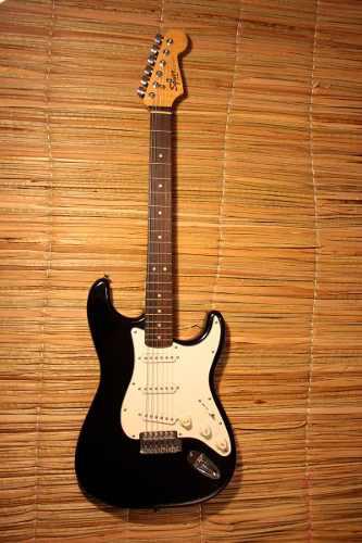 Guitarra Electrica Squier By Fender Stratocaster