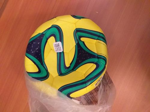Balón adidas Fútbolsala Futsal 5x5 Brazuca