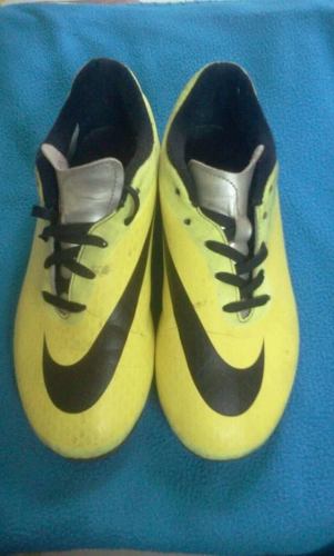 Zapatos Nike Para Niños De Fútbol Talla 35 (tacos)