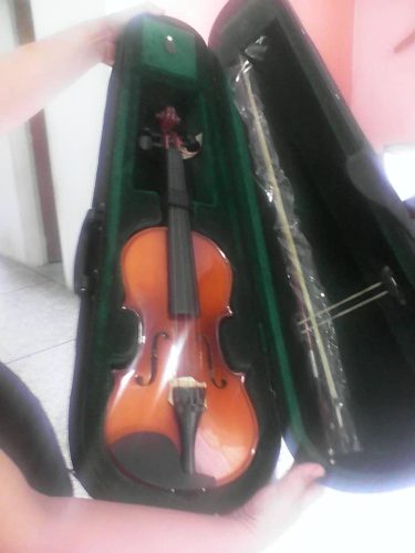 Se Vende Violin 1/2 Y Nuevos Maxtone