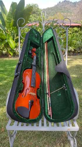 Violin 4/4 Con Estuche + Hombrera + Atril