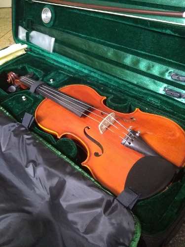 Violín 4/4 Marca Ideal Con Estuche + Hombrera