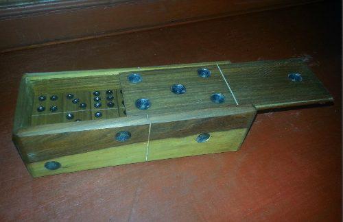 Domino De Madera