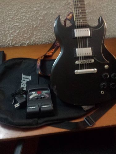 Guitarra Elect. Silvertone + Pedal Mult Efecto Digitech Rp55