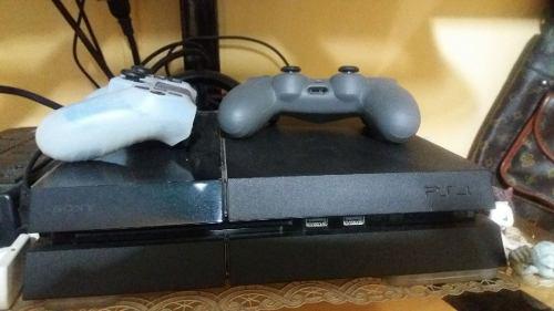 Playstation 4 500gb Con 2 Controles Y 4 Juegos Fisicos
