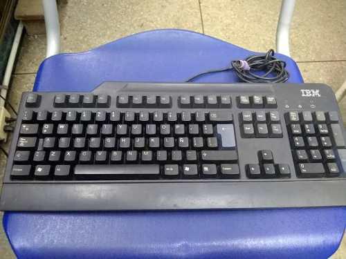 Teclado Ps2 Usado En Perfecto Estado 100% Funcional