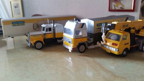 Set De Camiones De Colección Volvo,isuzu, Peterbilt