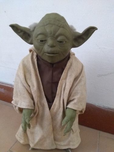 Figura De Accion Del Maestro Yoda