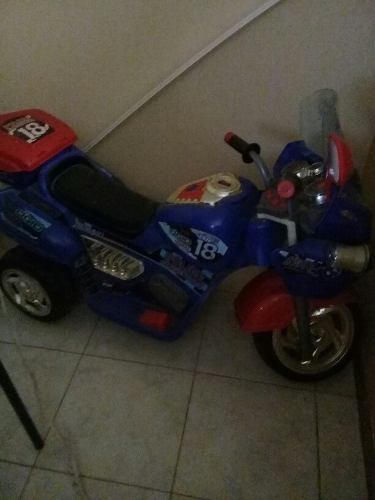 Moto A Batería De Niño