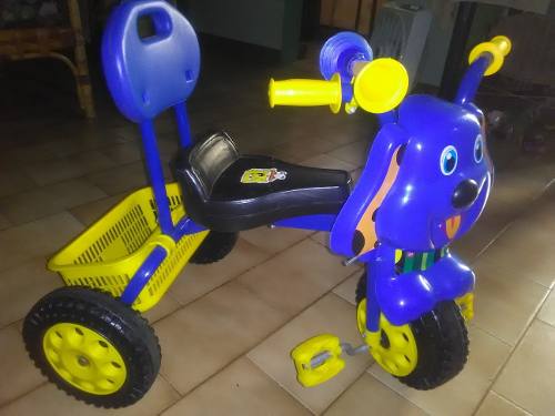 Triciclo Para Niños Con Cesta Y Corneta