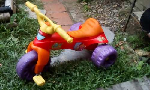 Triciclo Fisher Price