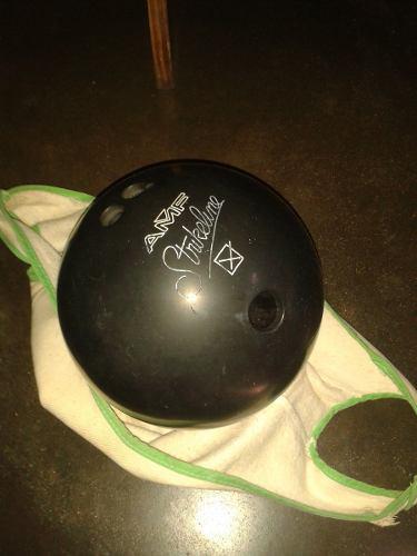 Bola De Bowling Marca Amf Strikeline Usada