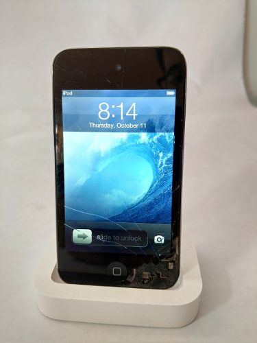 iPod Touch 4ta Generación - 16 Gb - Detalle En Mica
