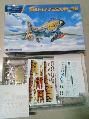 Avion Su-um 1/48 Kitty Hawk