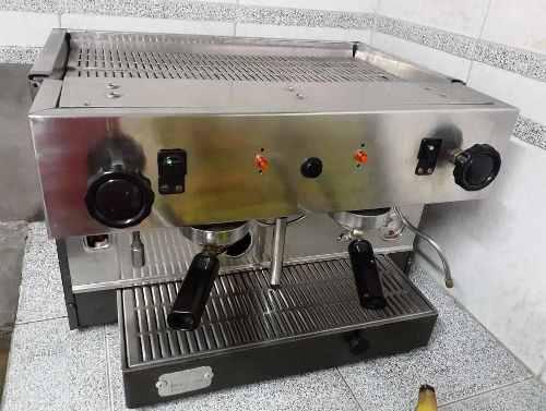 Cafetera Industrial Espresso 2 Grupos Marca Victoria Arduino